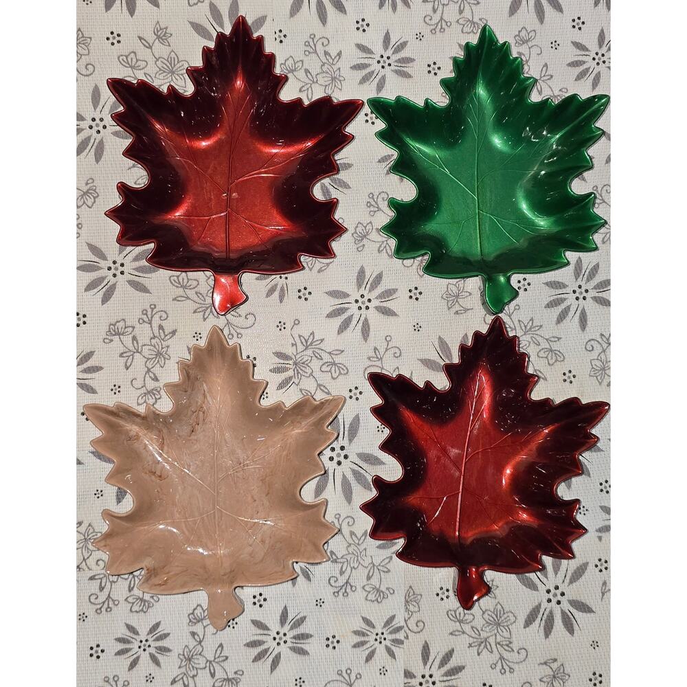 Set of 4 Maple Leaf Shaped Plastic Bowls — Fall Colors